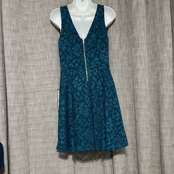 Speechless Juniors Midi Sleeveless Teal Lace Dress - Picture 5 of 9